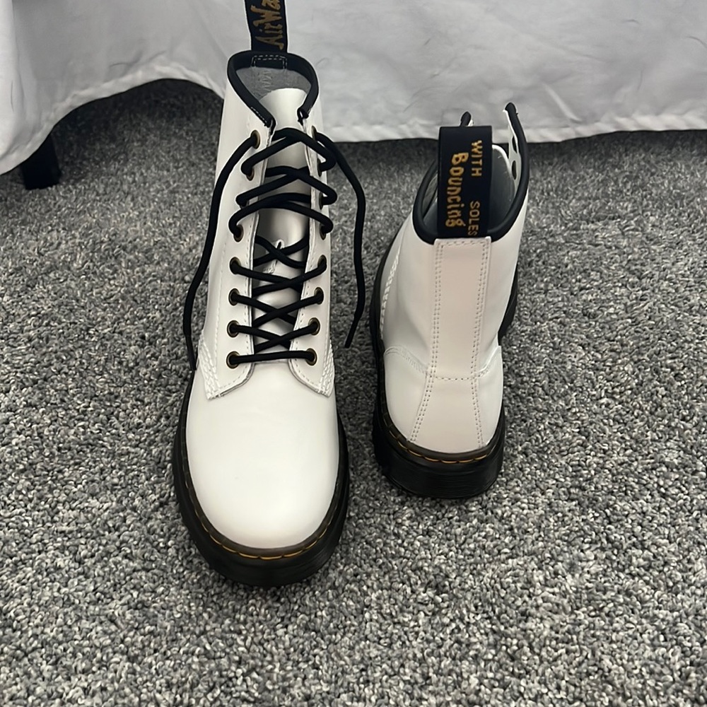 Dr Martens Women’s 1460 W softy T fashion boot